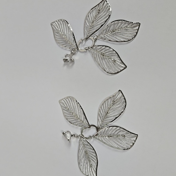 Silver Intricate Leaf Drop Clip On  Earrings Vtg Style - Picture 7 of 11